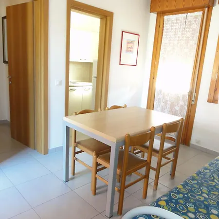 Apartman With Terrace In Village With Pools
